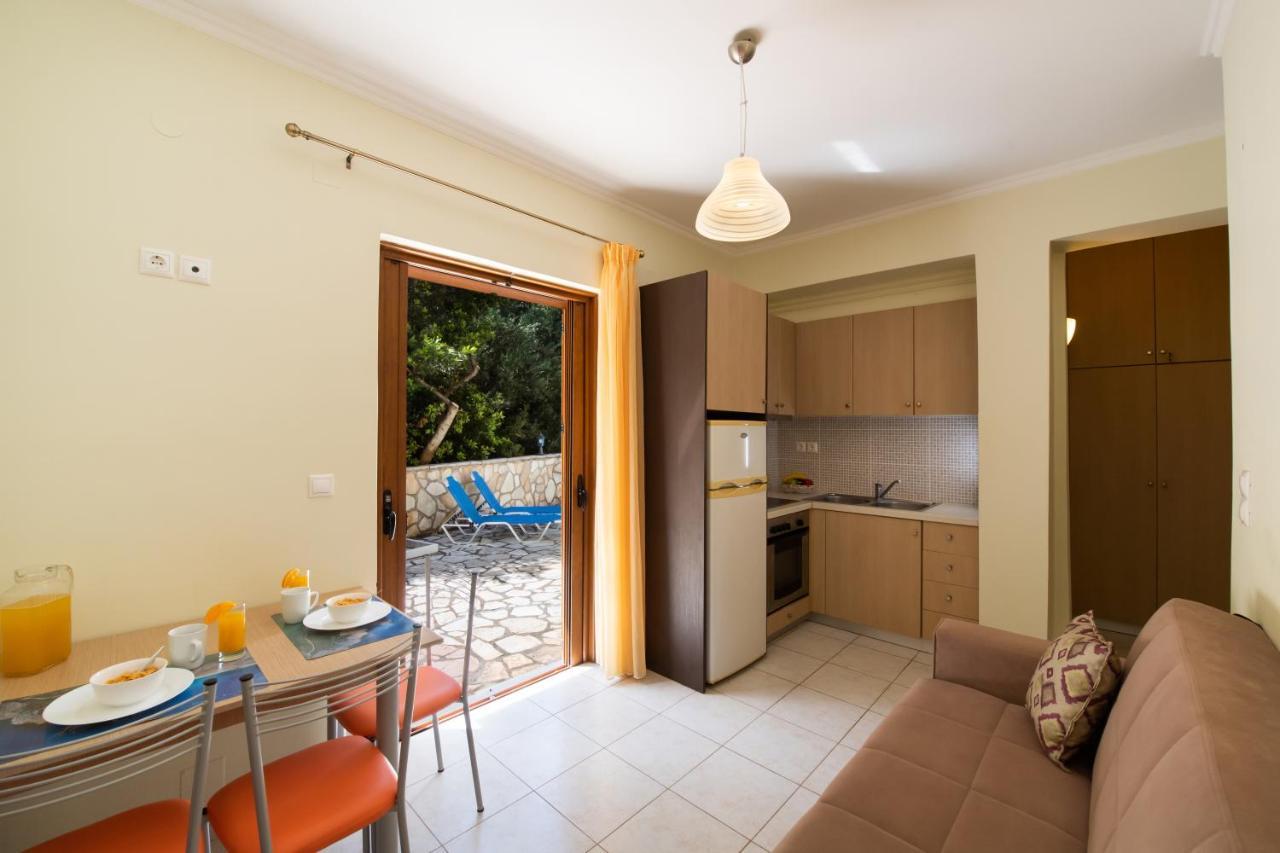 Delphinus Villa Nefeli Agios Nikitas Exterior photo